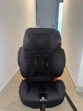 Silla de coche negra