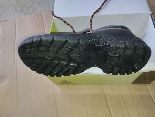 Bota de seguridad talla 43