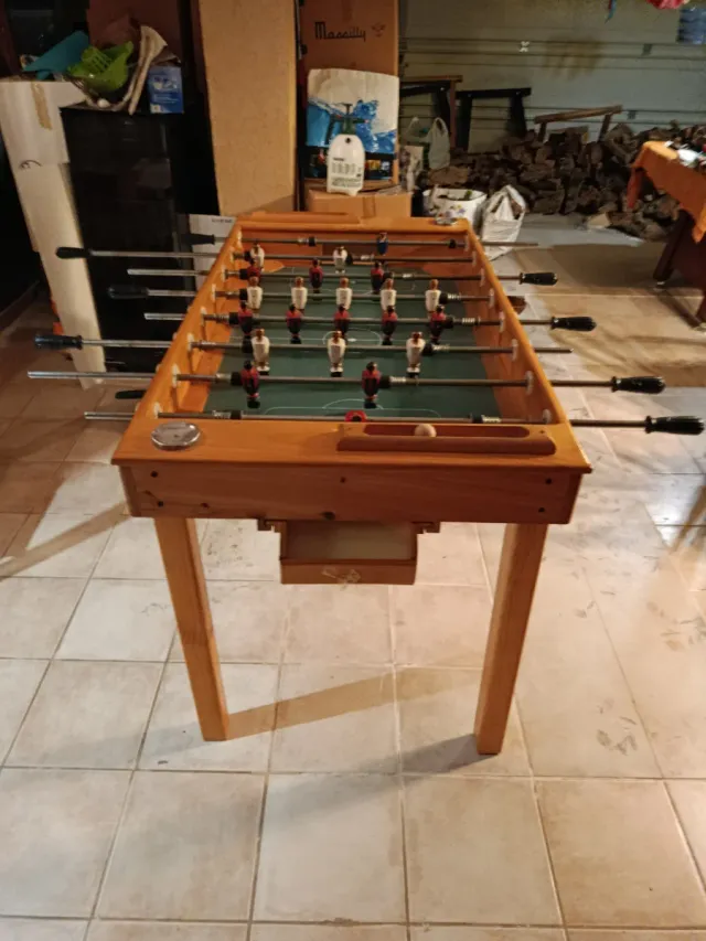 Futbolín de madera