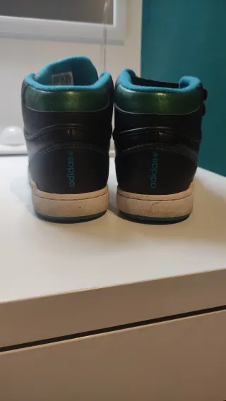 Zapatillas Adidas Negras y Turquesa Talla 38