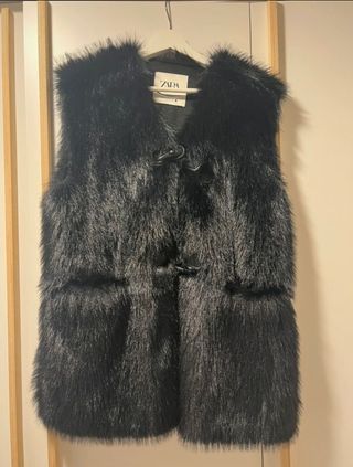 Chaleco pelo negro Zara Talla XS