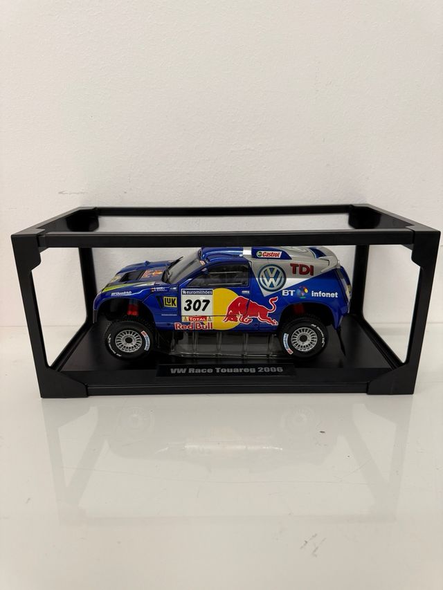 Volkswagen Race Touareg 2006 1:18 Norev