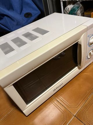 Microondas Orbegozo Blanco
