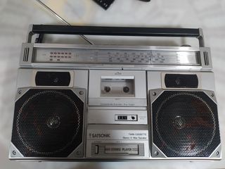 Radio cassette satsonic led