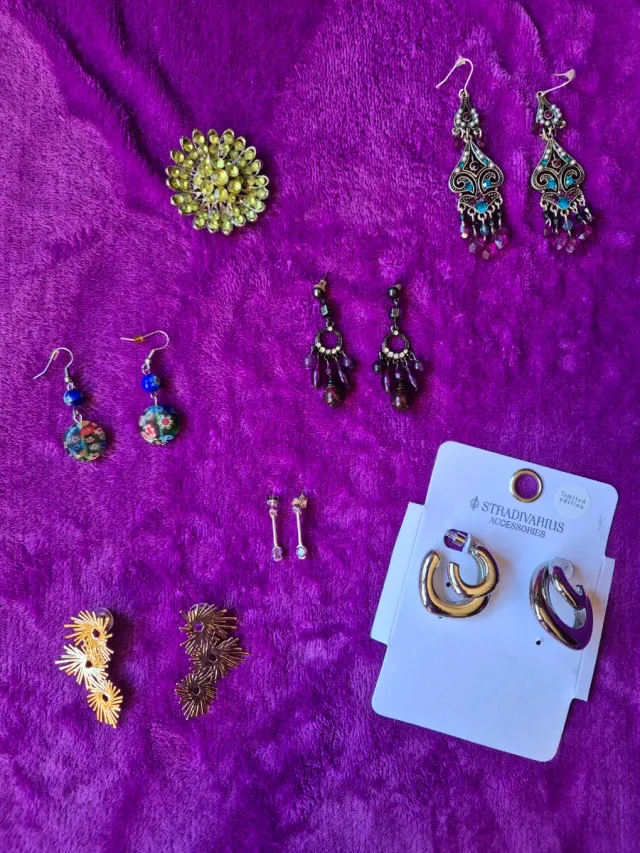 Lote Collares, pulseras, pendientes y anillos