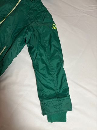 Abrigo Benetton niño 8-9 años verde