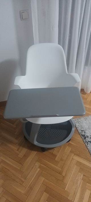 Silla de escritorio giratoria con bandeja