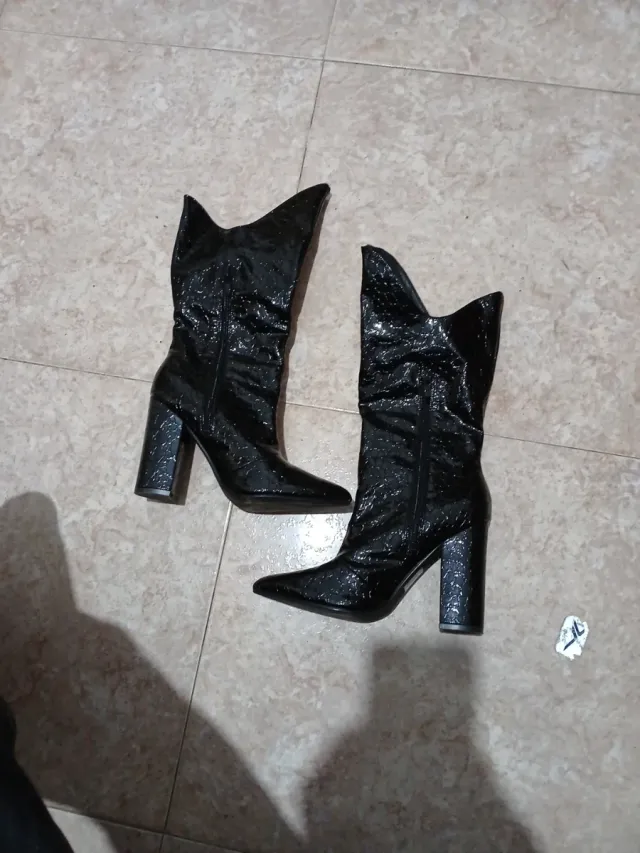 Botas altas negras charol tacón