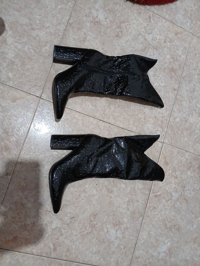 Botas altas negras charol tacón
