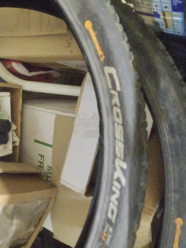 Neumáticos Continental Cross King. 