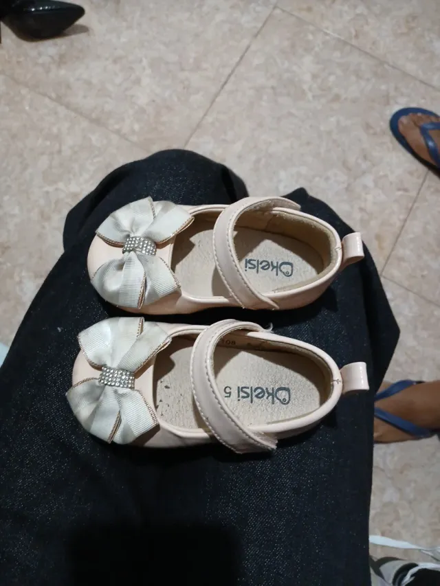 Zapatos de bebé niña con lazo