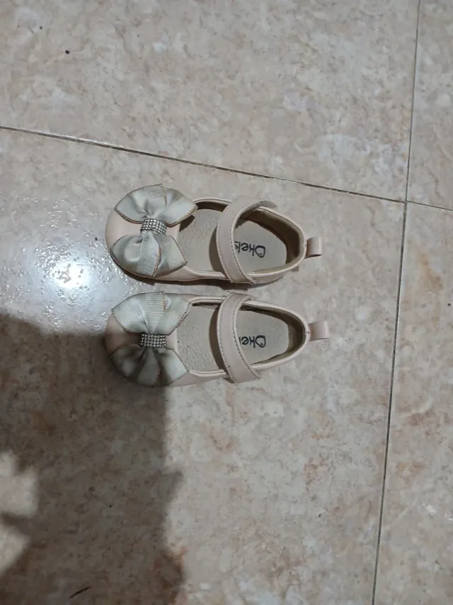 Zapatos de bebé niña con lazo