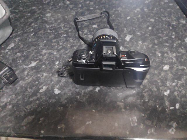 Cámara Minolta X300 + Objetivo + Bolso+ otro flas