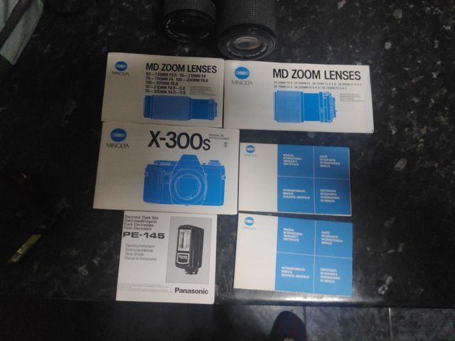 Cámara Minolta X300 + Objetivo + Bolso+ otro flas