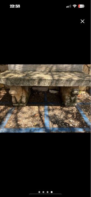 Banco de piedra tallado