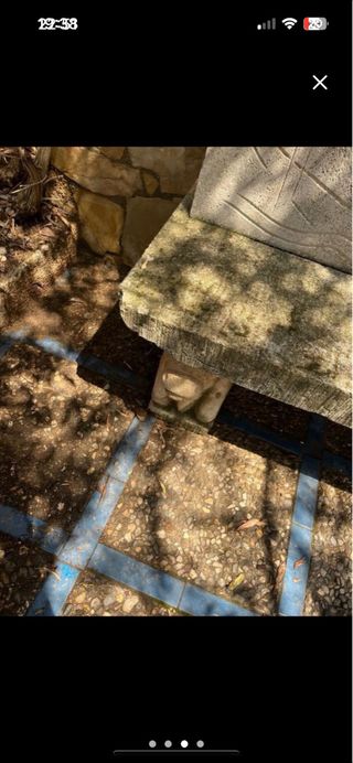 Banco de piedra tallado