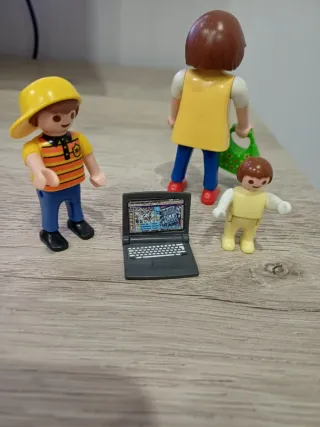 Playmobil conjunto familiar con portátil
