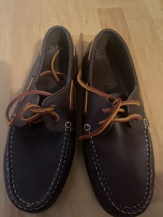 Náuticos de piel marrones