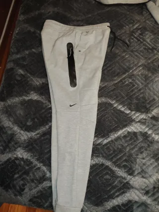 Conjunto Nike Tech Gris