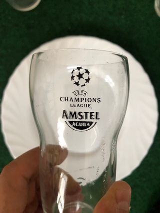 Lote 10 platos y 15 vasos