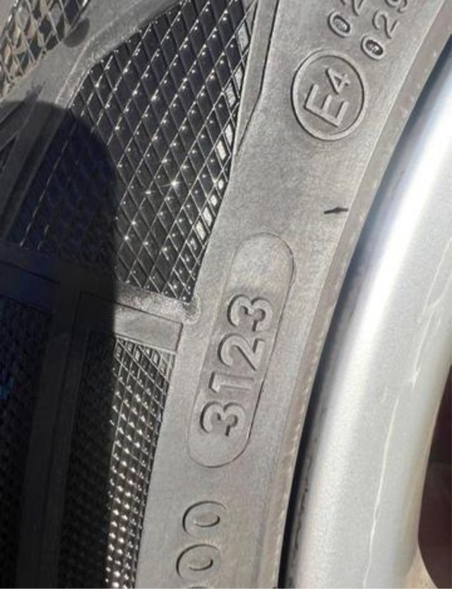 LLANTAS CON NEUMÁTICOS NUEVOS KLEBER