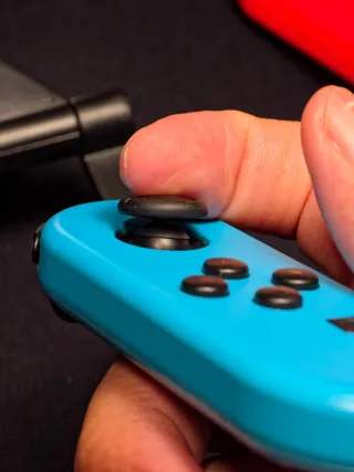Nintendo Switch V2 - Azul/Rojo