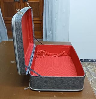 Maleta vintage gris y dorada