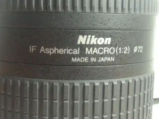 Nikon AF Nikkor 24-85mm 1:2.8-4D Macro
