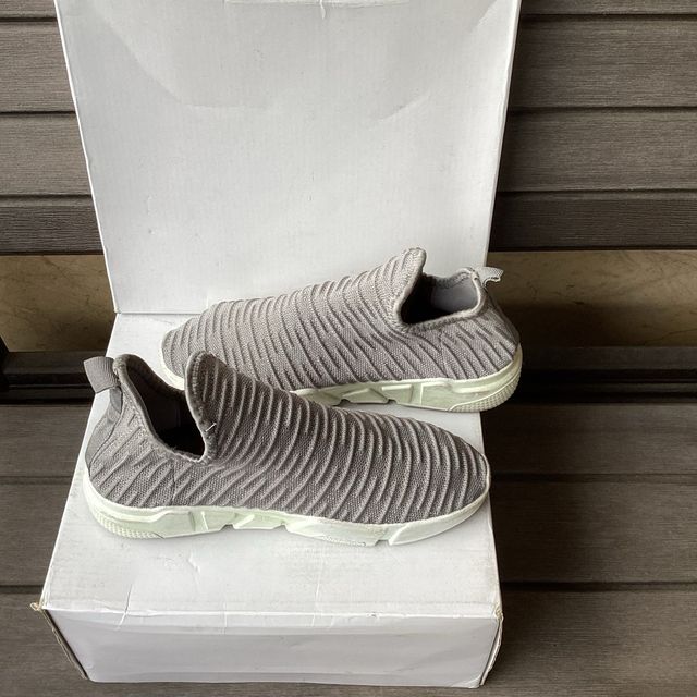 Zapatillas grises talla 40