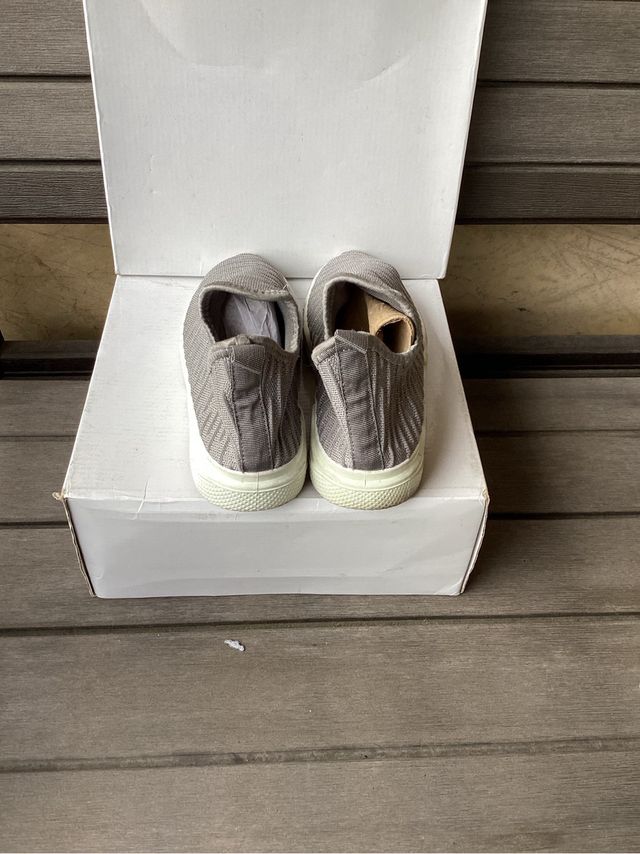 Zapatillas grises talla 40