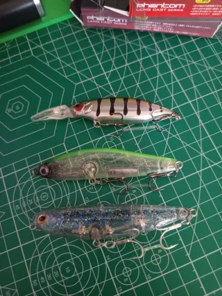 Lote señuelos pesca a spinning