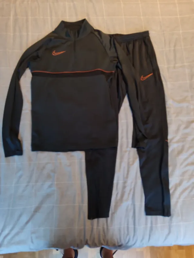 Chándal Nike Dri-FIT Negro y Naranja