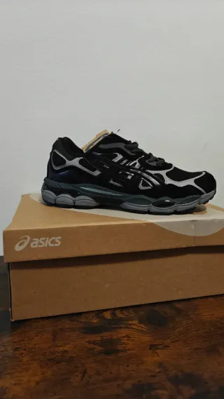 Asics Gel NYC Negro/Gris Talla 40