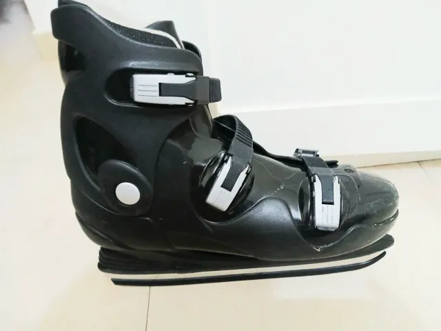Patines de hielo negros. Talla 45