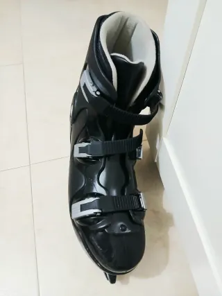 Patines de hielo negros. Talla 45