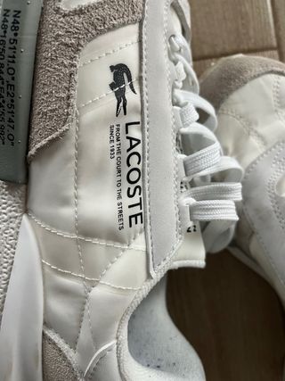 Zapatillas Lacoste Beige y Blancas