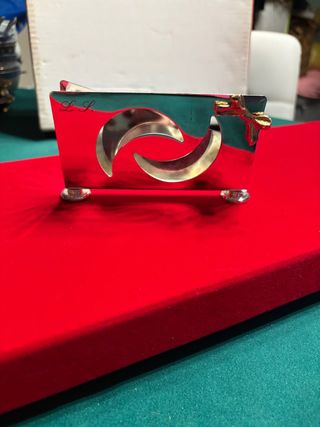 Elegante portatovaglioli in metallo dorato e argen