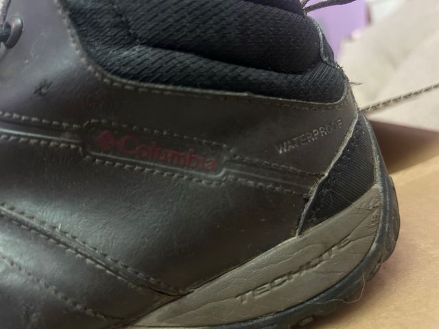 Botas de monte Columbia impermeables talla 42