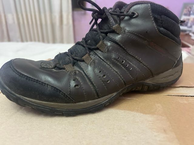 Botas de monte Columbia impermeables talla 42