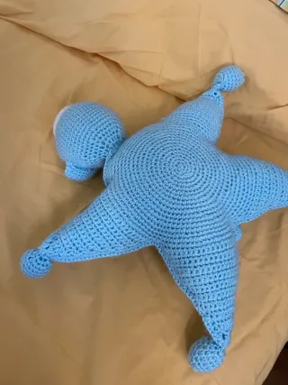 Boneco de croché azul