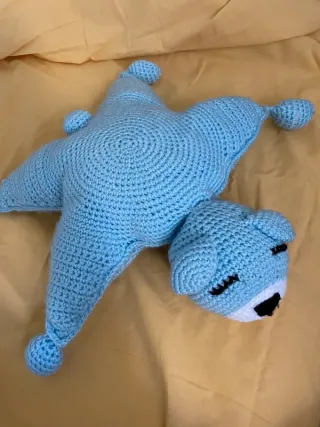 Boneco de croché azul