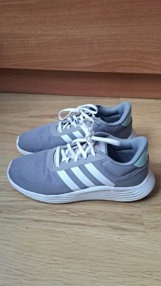 Zapatillas Adidas Gris y Blanco