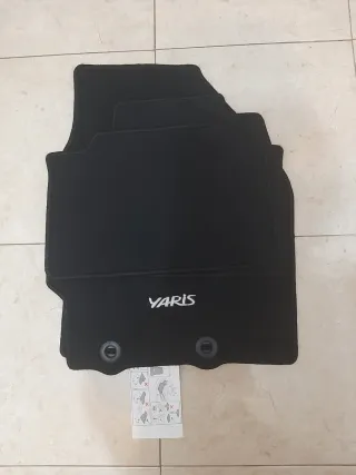 Alfombras Toyota Yaris Negras
