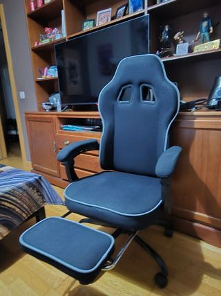 Silla de escritorio ergonómica con reposapiés