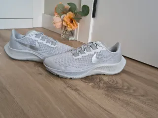 Zapatillas Nike Air Zoom Pegasus 37 en tonos grise