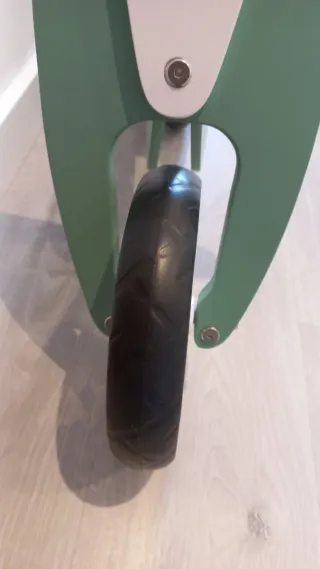 Bicicleta de equilibrio infantil.