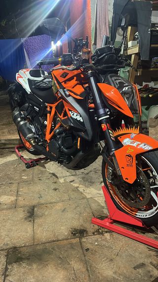 KTM 1290 Super Duke R ABS 2016