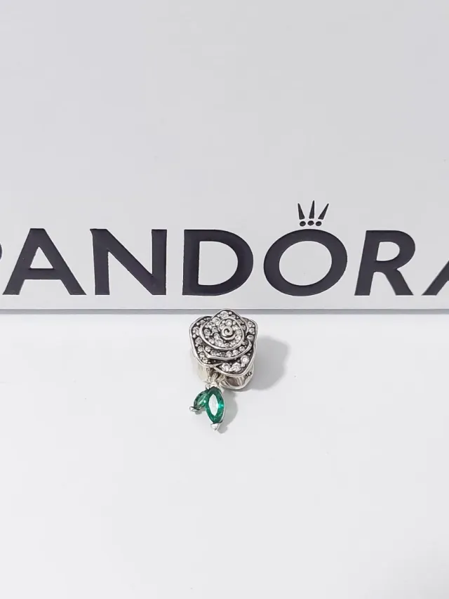 Pandora Charm Flor Rosa con Cristales Verdes