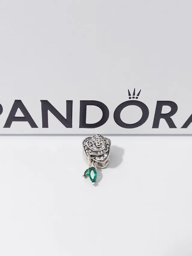 Pandora Charm Flor Rosa con Cristales Verdes