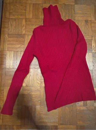 Maglione rosso collo alto